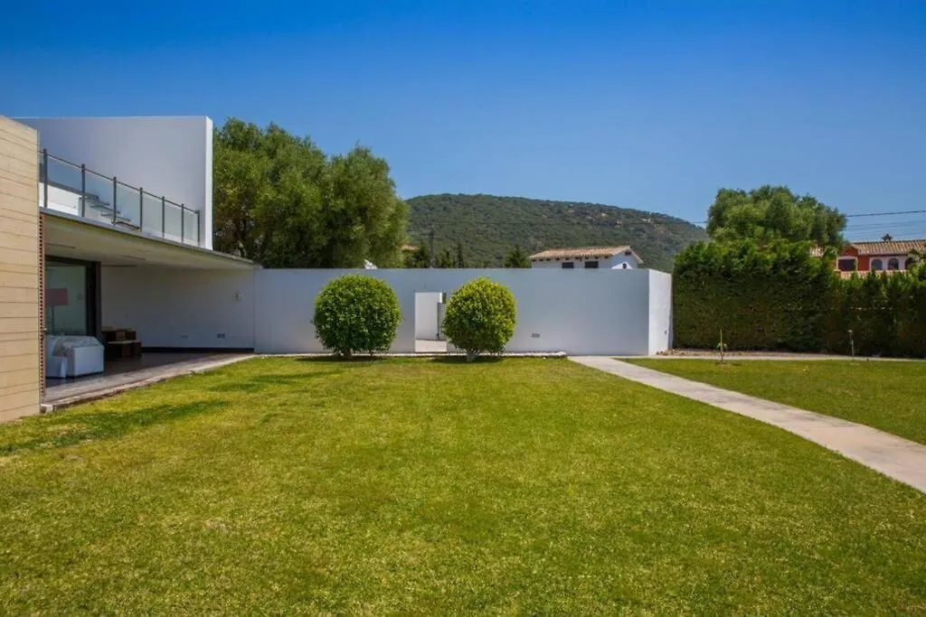 Elegante Y Sofisticada Villa De 5 Habitaciones Los Canos De Meca 0*,  Spain