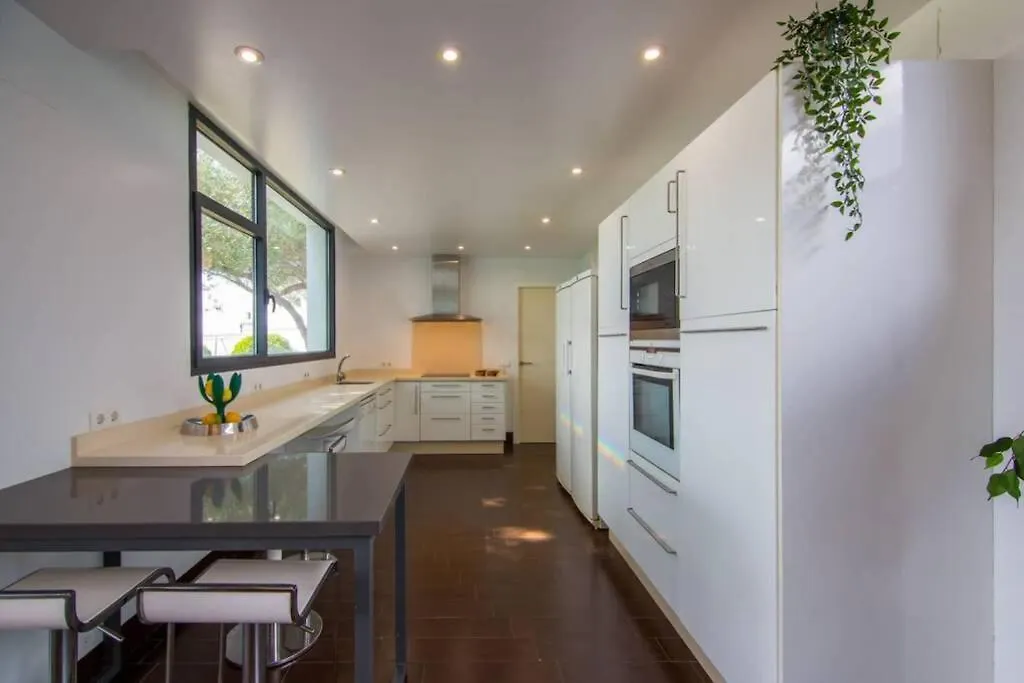 Elegante Y Sofisticada Villa De 5 Habitaciones Los Canos De Meca 0*,  Spain
